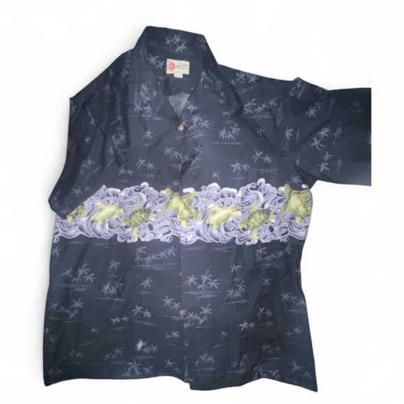 The Hawaiin Original Hilo Hattie Black Shirt with Green Turtle Design - Picture 3 of 4